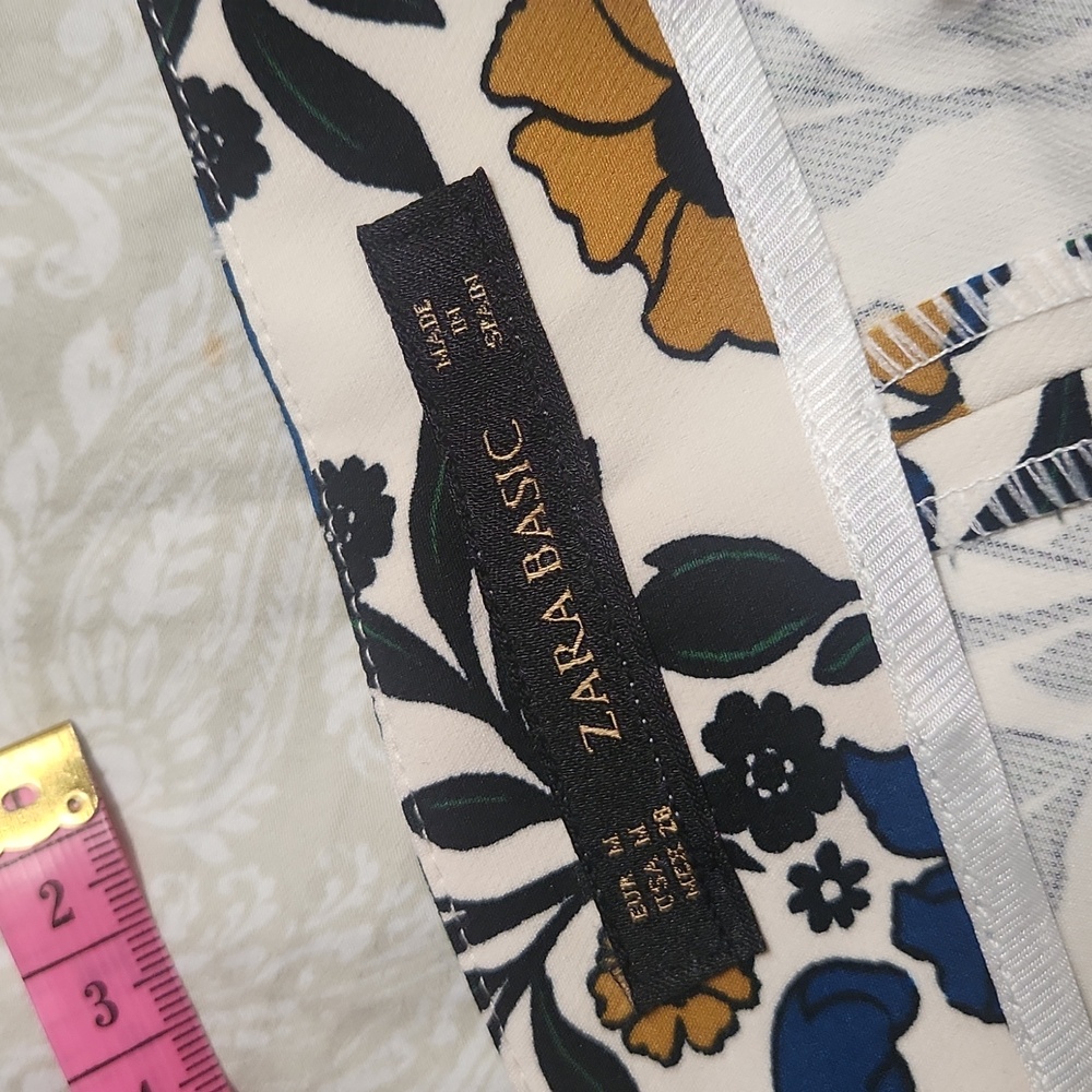 Zara Blue and Yellow Floral Pencil Skirt, Size Medium - Picture 5 of 7
